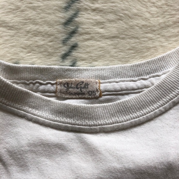 White brandy melville tee - Picture 2 of 3